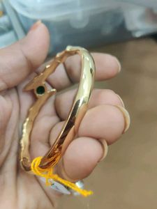 Anti Tarnish Emerald Stone Bracelet