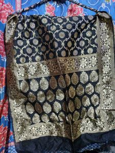 Elegant Black &amp; Gold Dupatta