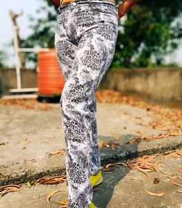 📢OFFER📢OFFER📢OFFER PRINTED JEANS FOR WOMEN  SIZE - 28 /30