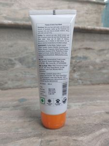 Nykaa Papaya &amp; Alma anti Pigmentation Face Wash.