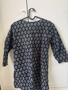 Green And Black Short Kurti Combo