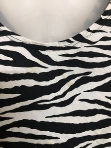 Black &amp; White Short Sleeve Top