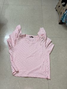 pink top