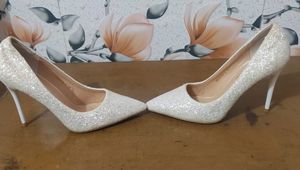 Bigtree White Sequins Heels😍😍