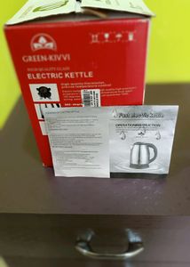 Green -Kivvi 1.8 litre electric kettle