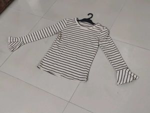 Striped Bell Warm Sleeve Top