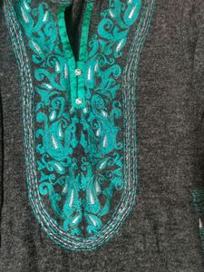 Woolen Kurta With Embroidrery (40)