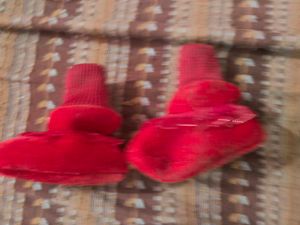 new born to 3 months baby booties