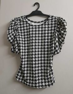 Houndstooth Puff Sleeve Top