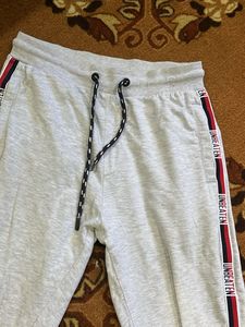 Gray Jogger Sweatpants w/Side Stripe