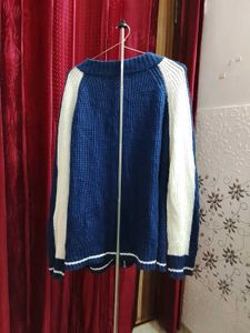 Stylish Blue Knitted Cardigan