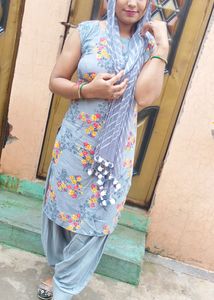 Sleeveless Suit And Salvaar