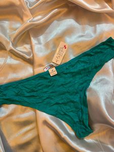 La Senza Thong - New with Tag