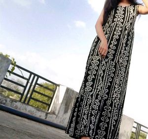 Women Long Kurta Set With White Jacket