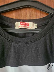 Levi&#39;s Tshirt