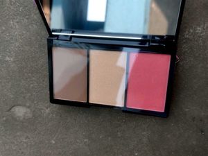 Oriflame Contur, Blush, Highlighter Pallate