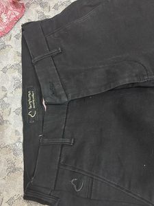 black 👖 pants. 200