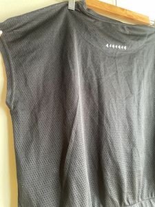 Max Black Gym Wear Top