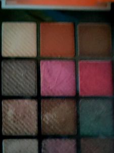 GLAM21 Eyeshadow Palette