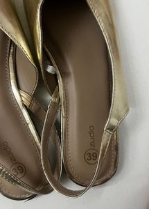 Zudio Sandal