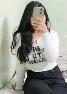 fitted white Tshirt
