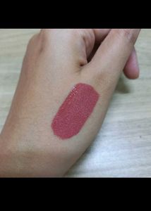 Huda Beauty - Icon