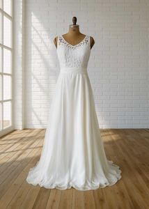 Elegant Lace & Chiffon Gown