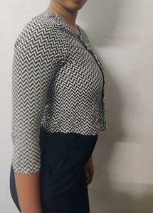 Patterned Black &amp; White Top