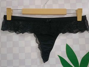(1300)Black Lace Thong