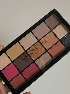 Makeup REVOLUTION EYESHADOW PALATTE