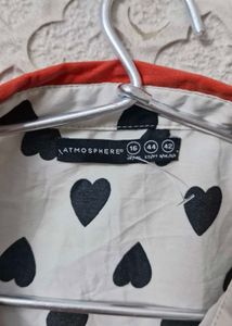 Heart Print Sleeveless Blouse