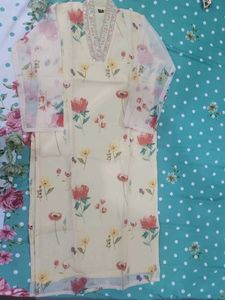 Tabby Silk Floral Kurta Set