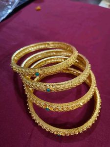 Beautiful Looking  Pretty Design Bangles 2.8size
