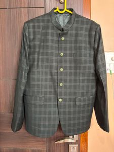 Check Blazer - Stylish