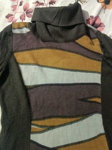 Abstract Turtleneck Top to