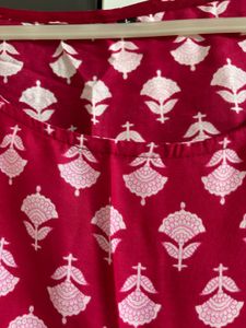 Pink &amp; White Print Sleeveless Kurti