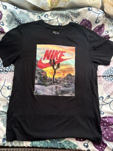 Nike Graphic Tee