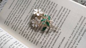floral hair clip