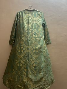 W Sleevless Kurti With Jacket