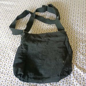 Black sling bag