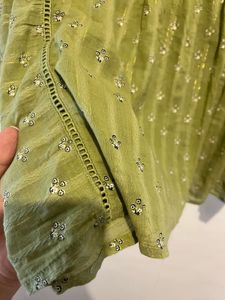 Pretty Top Only Brand Without Tag