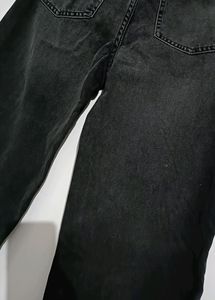 H&amp;M High Waist Straight Leg Denim👖