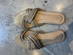 Set Of 2 Bow Sandals