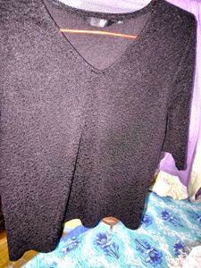 Elegant Black V-Neck Top