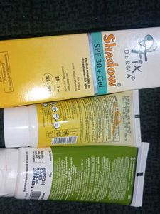 Derma Co Moisturizer And Fix Sunscreen