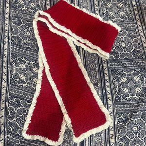 Red Ruffle Scarf❤️