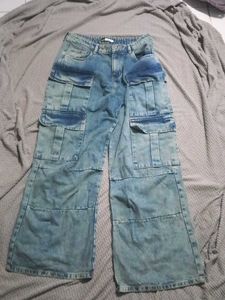 Wide Leg Cargo Jeans