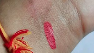 🔥festive Sale🔥Elle 18 Pink Lipstick