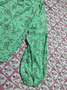 Floral Green Top