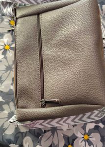 Grey Sling Bag 🩶🩶